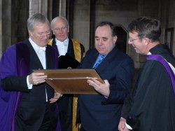 Mr Salmond received a commemorative photo of his time at the University.
